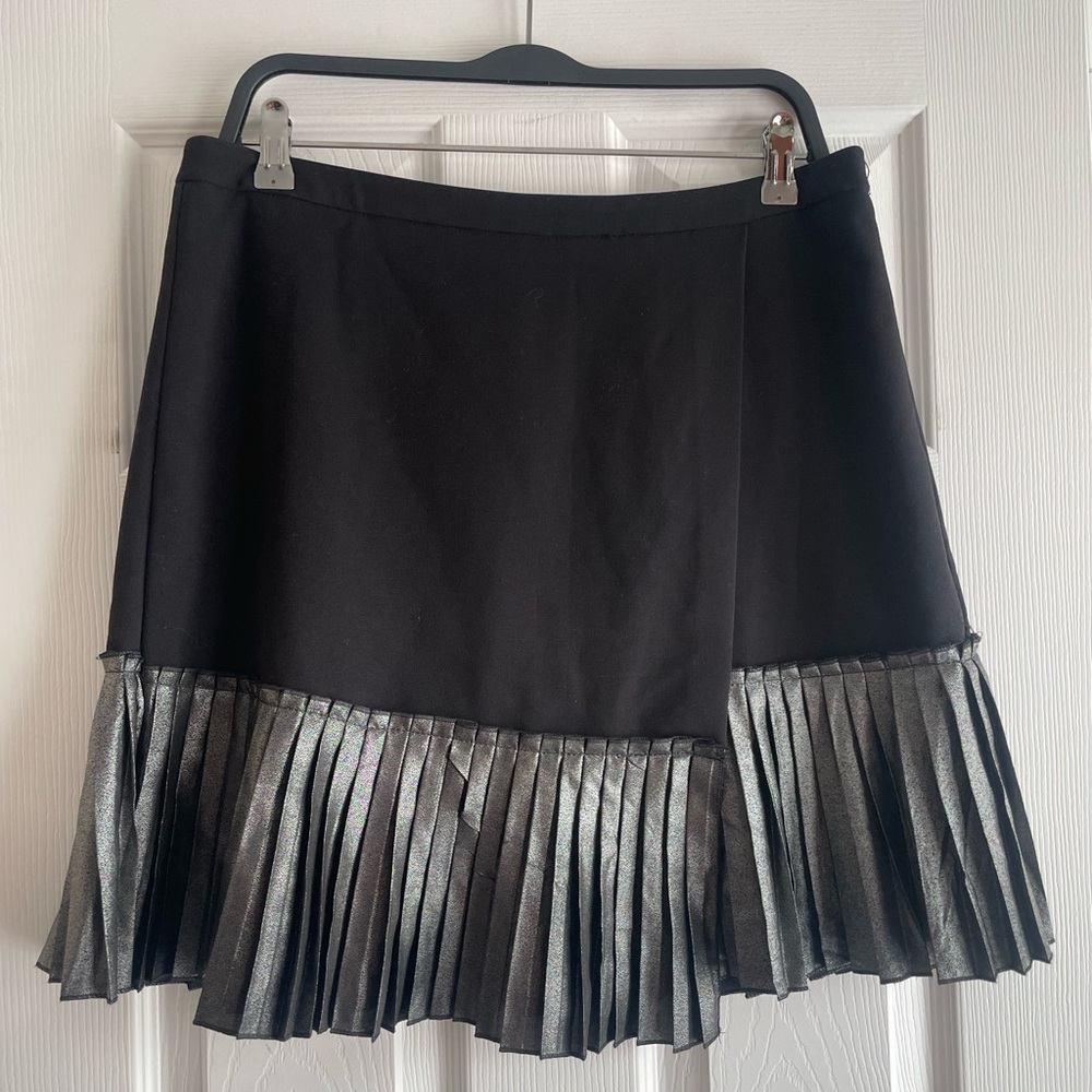 BNWT Black Pleated Women's Skirt